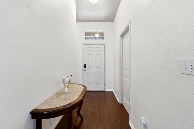 100 Oakwood Court, Huntsville, TX 77320