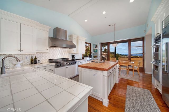 1131 Emerald Bay, Laguna Beach, CA 92651