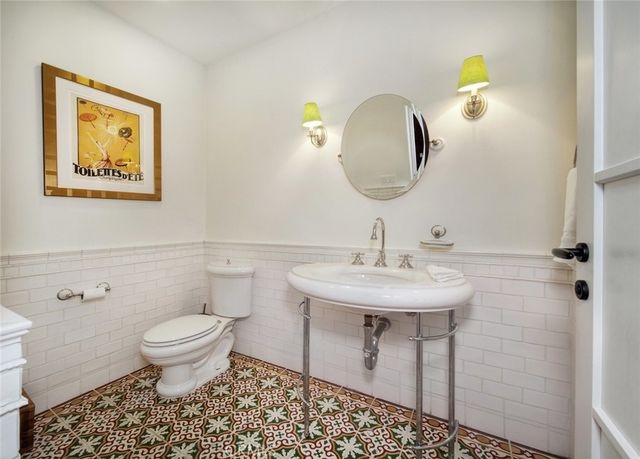 1131 Emerald Bay, Laguna Beach, CA 92651