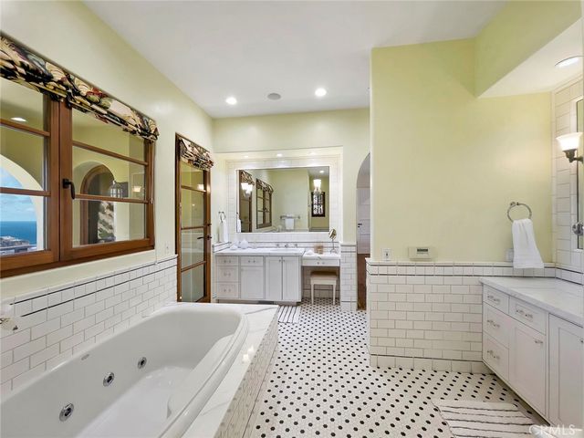 1131 Emerald Bay, Laguna Beach, CA 92651