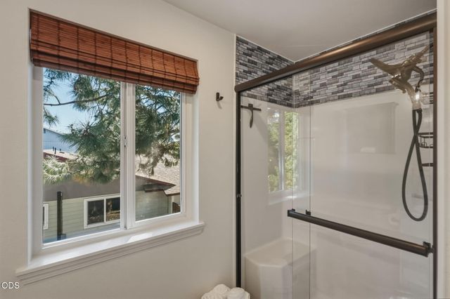 3044 NE Lansing Court, Bend, OR 97701