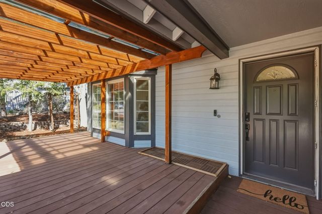 3044 NE Lansing Court, Bend, OR 97701