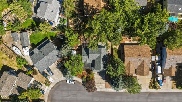 3044 NE Lansing Court, Bend, OR 97701