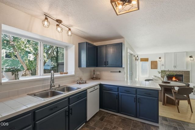 3044 NE Lansing Court, Bend, OR 97701