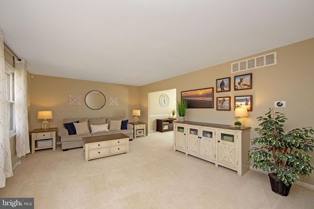 31 ILLINOIS TRAIL, Medford, NJ 08055