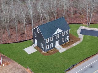 335 Raymond Road, Chester, NH 03036