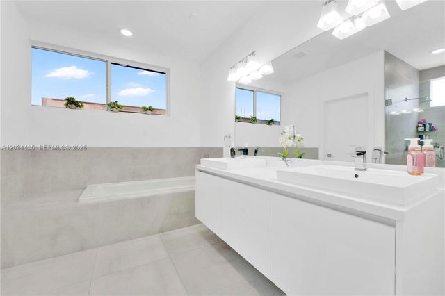 6750 NW 103rd Avenue, Doral, FL 33178