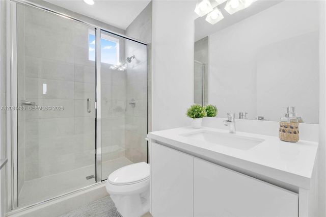 6750 NW 103rd Avenue, Doral, FL 33178