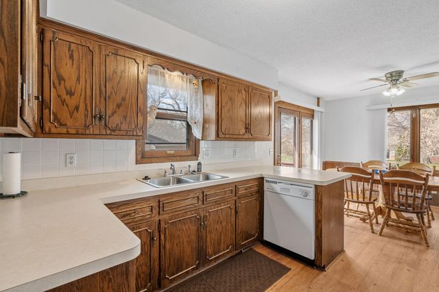 1079 Monroe Street S, Shakopee, MN 55379