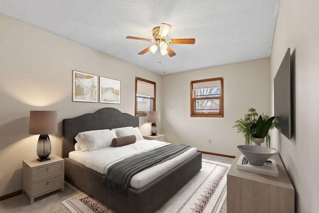 1079 Monroe Street S, Shakopee, MN 55379