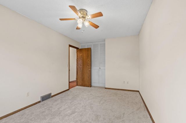 1079 Monroe Street S, Shakopee, MN 55379