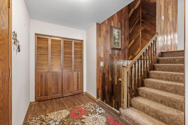 1079 Monroe Street S, Shakopee, MN 55379