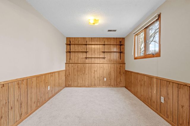 1079 Monroe Street S, Shakopee, MN 55379