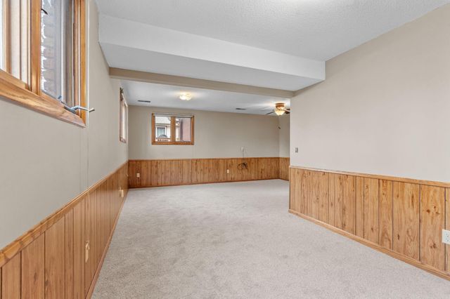 1079 Monroe Street S, Shakopee, MN 55379