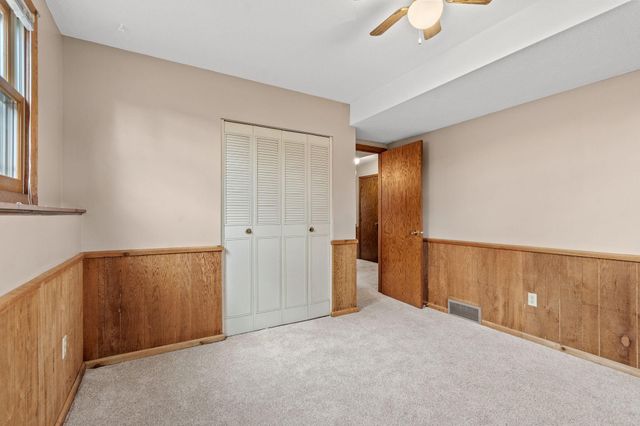 1079 Monroe Street S, Shakopee, MN 55379