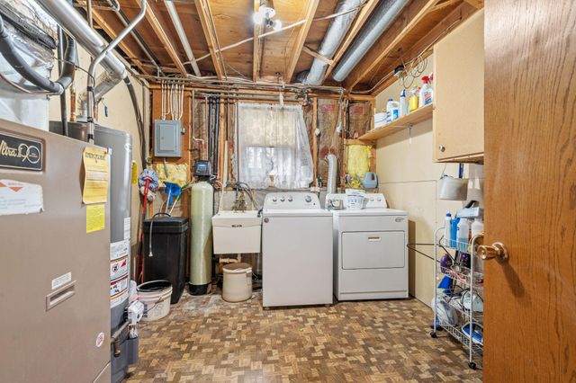 1079 Monroe Street S, Shakopee, MN 55379