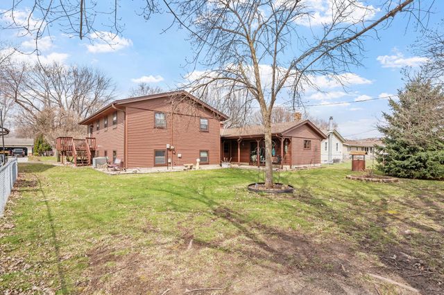 1079 Monroe Street S, Shakopee, MN 55379