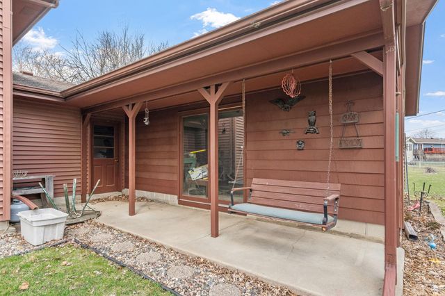 1079 Monroe Street S, Shakopee, MN 55379