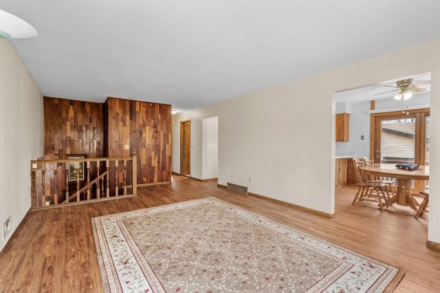 1079 Monroe Street S, Shakopee, MN 55379