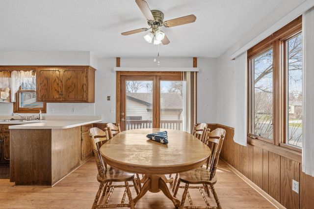 1079 Monroe Street S, Shakopee, MN 55379