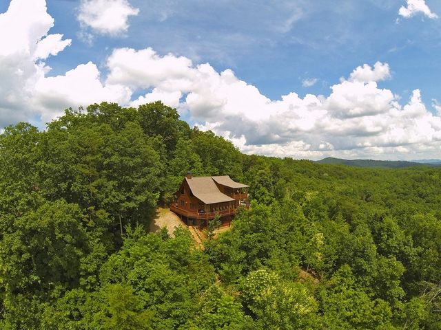 499 Raven Ridge Circle, Mineral Bluff, GA 30559