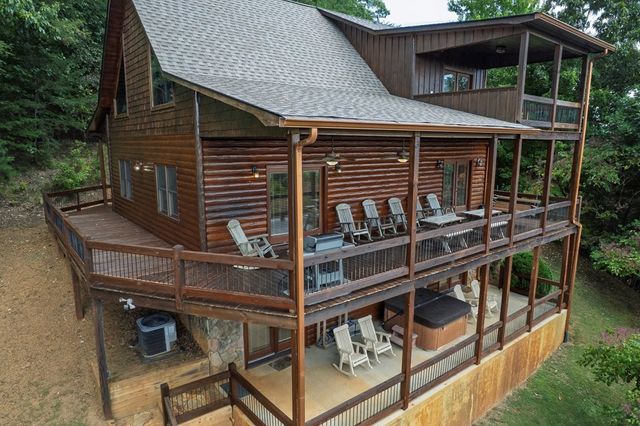 499 Raven Ridge Circle, Mineral Bluff, GA 30559