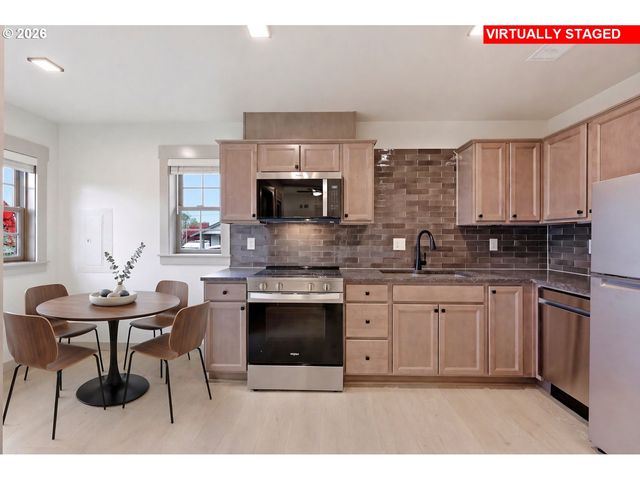 4194 Se VIEW ACRES Rd 1, Milwaukie, OR 97267