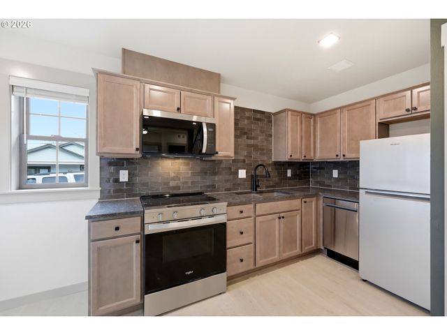 4194 Se VIEW ACRES Rd 1, Milwaukie, OR 97267