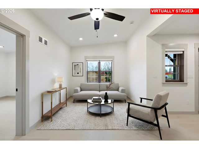 4194 Se VIEW ACRES Rd 1, Milwaukie, OR 97267