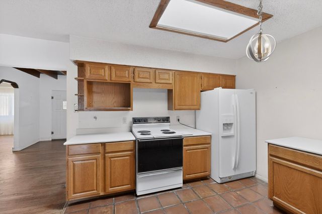 2303 Rio Grande Boulevard NW, Albuquerque, NM 87104