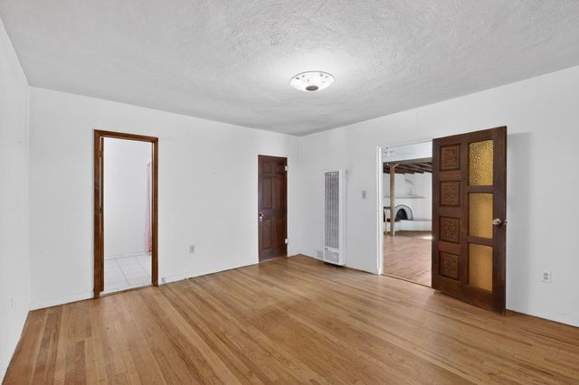 2303 Rio Grande Boulevard NW, Albuquerque, NM 87104