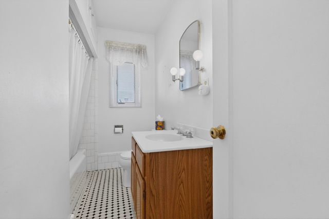 2303 Rio Grande Boulevard NW, Albuquerque, NM 87104