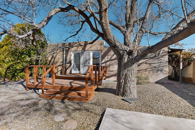 2303 Rio Grande Boulevard NW, Albuquerque, NM 87104