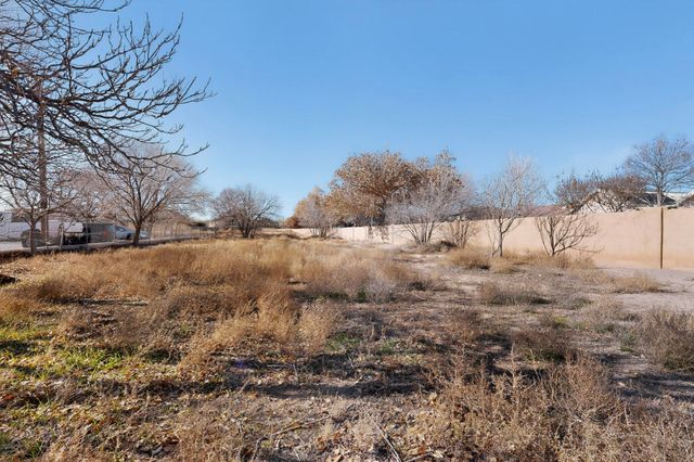 2303 Rio Grande Boulevard NW, Albuquerque, NM 87104