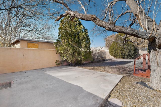 2303 Rio Grande Boulevard NW, Albuquerque, NM 87104