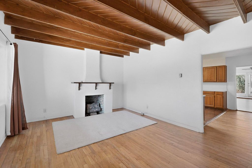 2303 Rio Grande Boulevard NW, Albuquerque, NM 87104