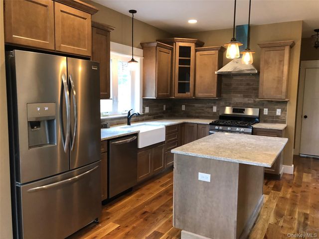 11 Sunset Lane, New Hampton, NY 10958