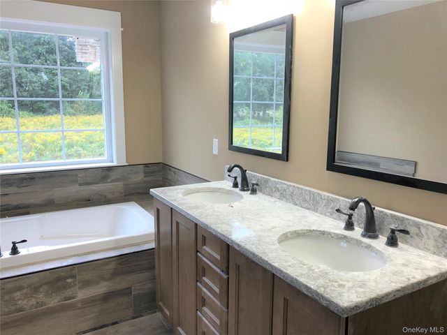 11 Sunset Lane, New Hampton, NY 10958