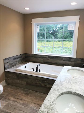 11 Sunset Lane, New Hampton, NY 10958