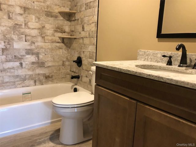 11 Sunset Lane, New Hampton, NY 10958