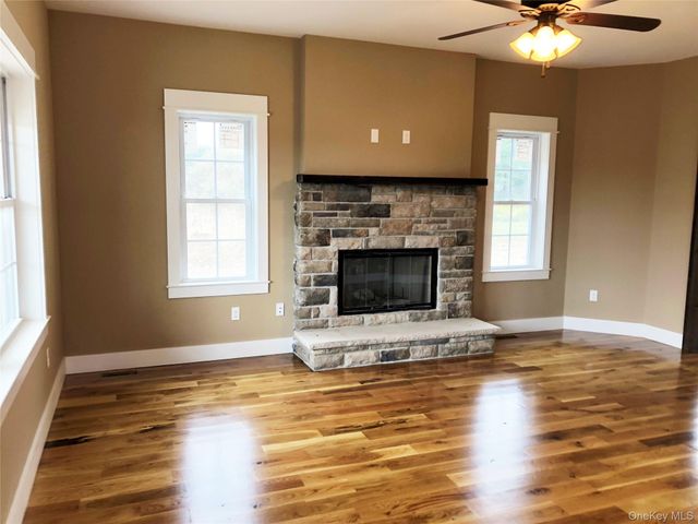 11 Sunset Lane, New Hampton, NY 10958