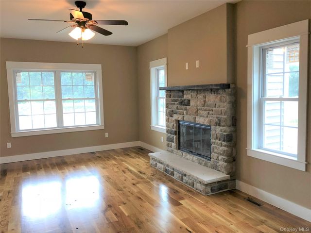 11 Sunset Lane, New Hampton, NY 10958