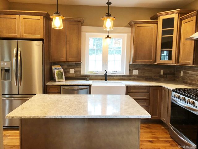 11 Sunset Lane, New Hampton, NY 10958