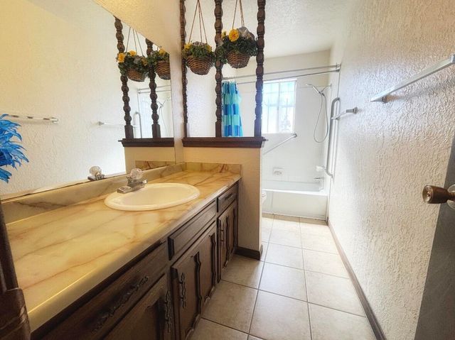 8200 Loma Del Norte Road NE, Albuquerque, NM 87109