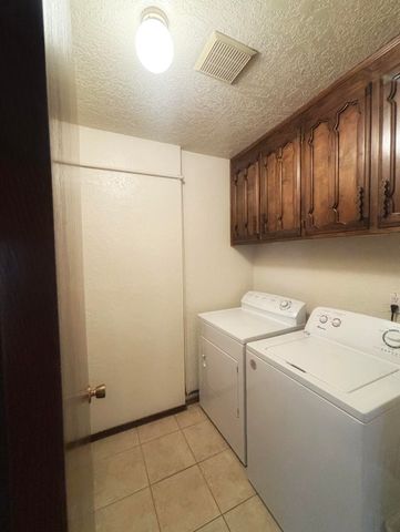 8200 Loma Del Norte Road NE, Albuquerque, NM 87109