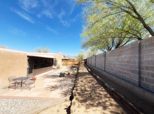 8200 Loma Del Norte Road NE, Albuquerque, NM 87109