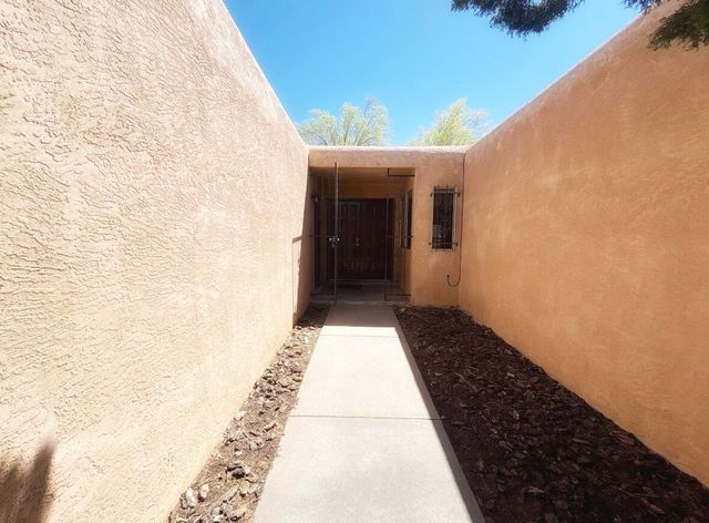 8200 Loma Del Norte Road NE, Albuquerque, NM 87109