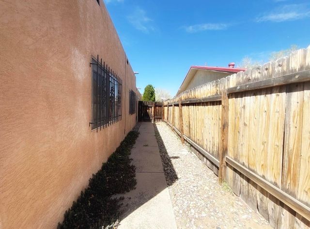 8200 Loma Del Norte Road NE, Albuquerque, NM 87109