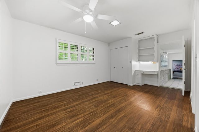 110 W Crockett Street, Wolfe City, TX 75496