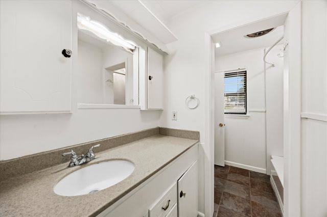 110 W Crockett Street, Wolfe City, TX 75496